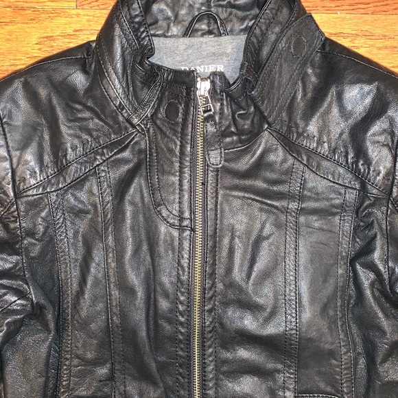 Danier Leather Jacket - detailed stitching - Picture 6 of 7